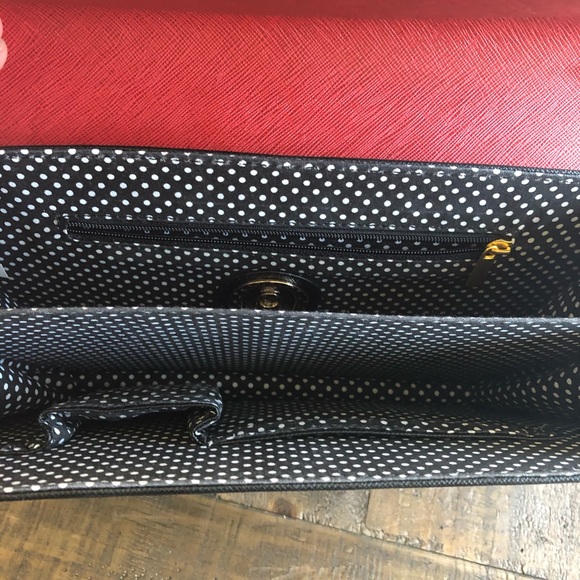 ✅ Small Clutch - Picture 3 of 3